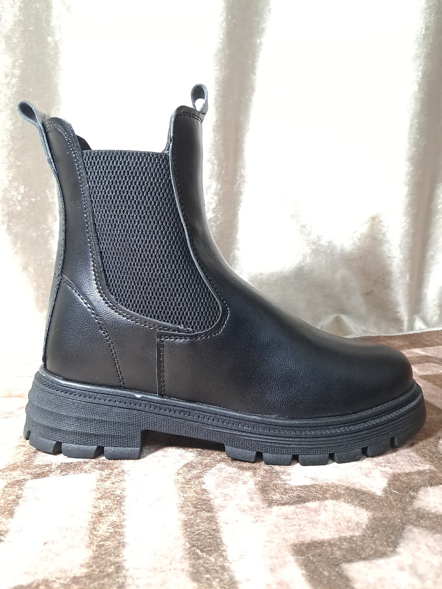 Botte femme simple -- et tout ce qui est simple est beau