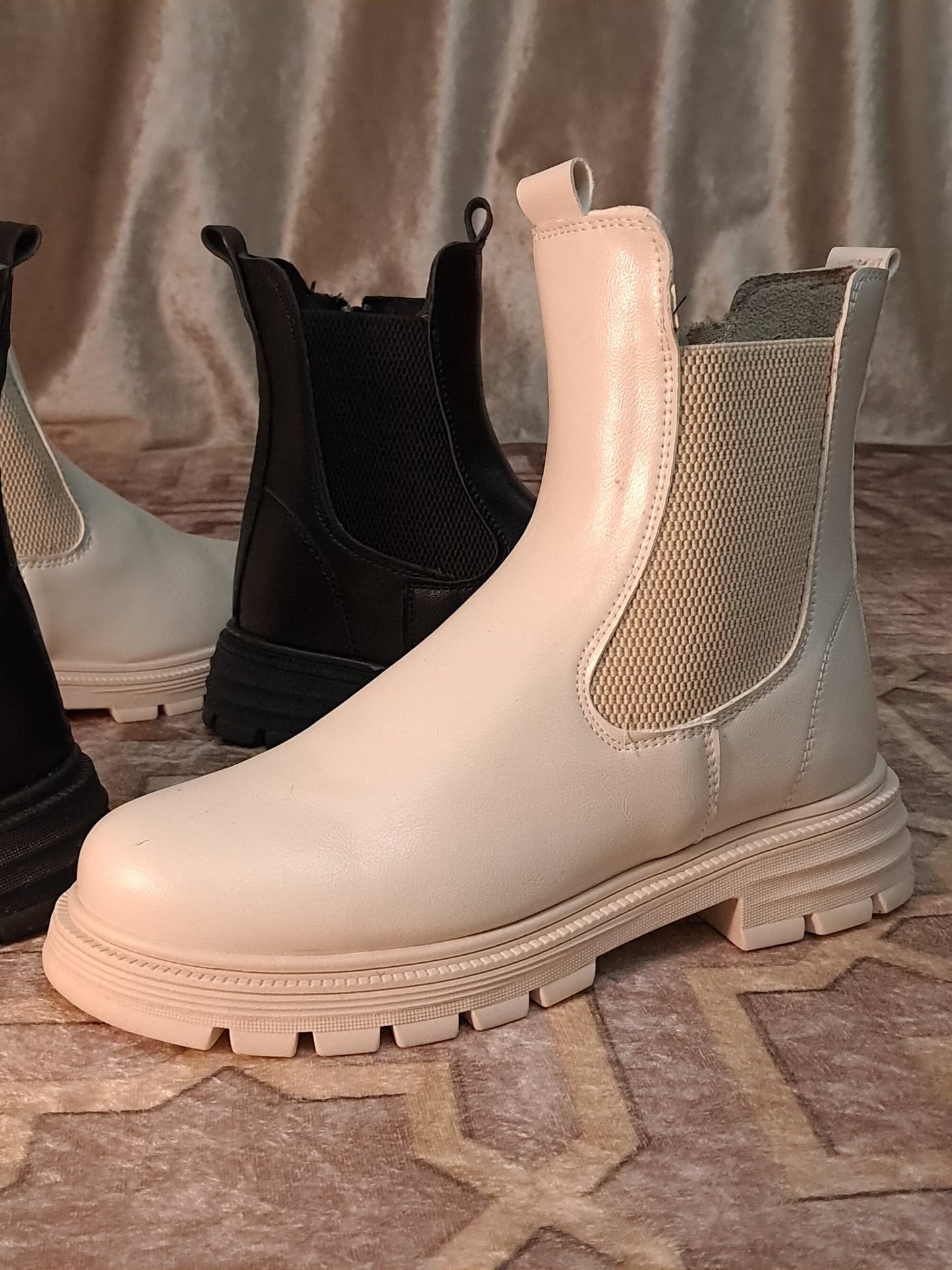Botte femme simple -- et tout ce qui est simple est beau